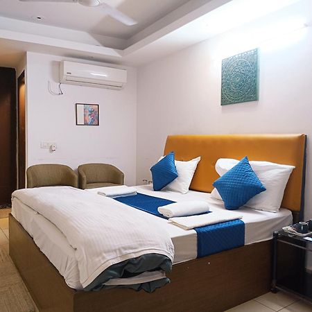 Hotel Blueberry New Delhi Eksteriør billede