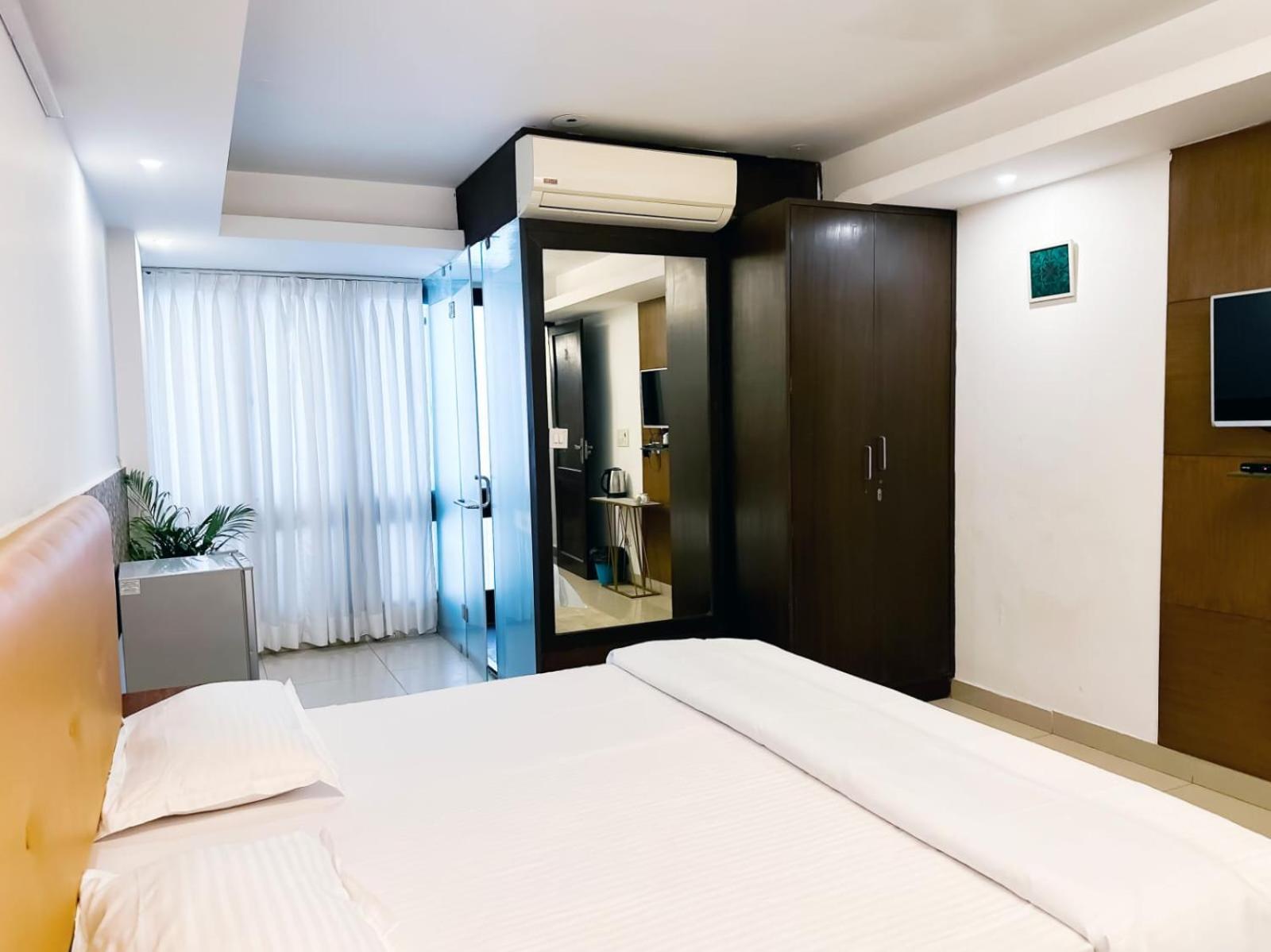 Hotel Blueberry New Delhi Eksteriør billede