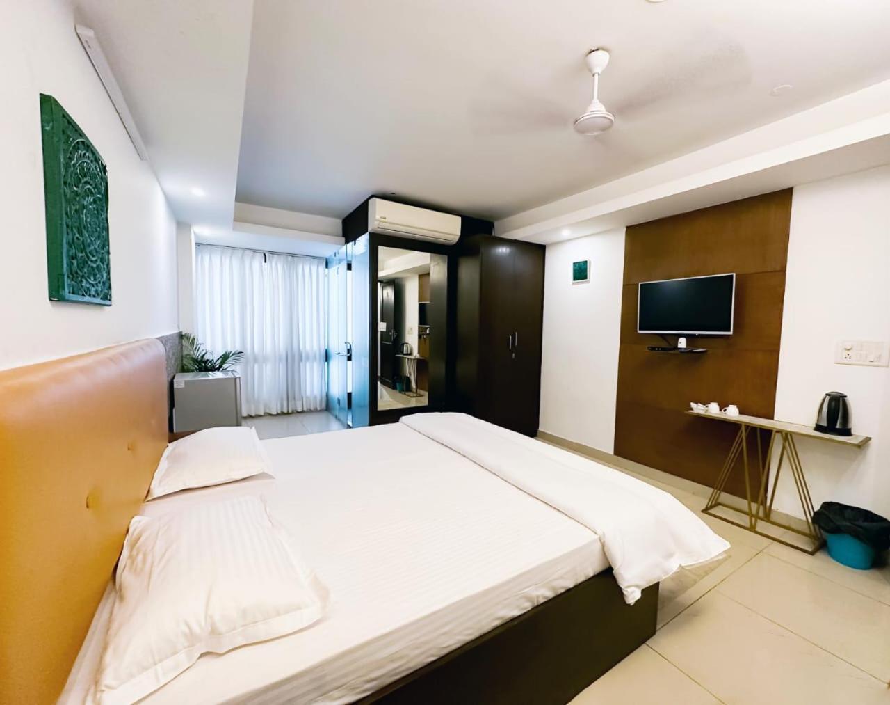 Hotel Blueberry New Delhi Eksteriør billede