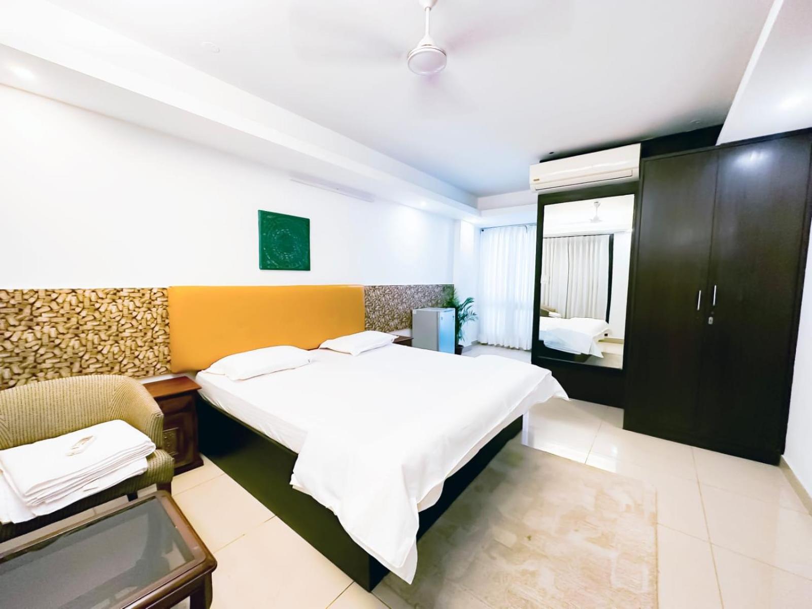 Hotel Blueberry New Delhi Eksteriør billede