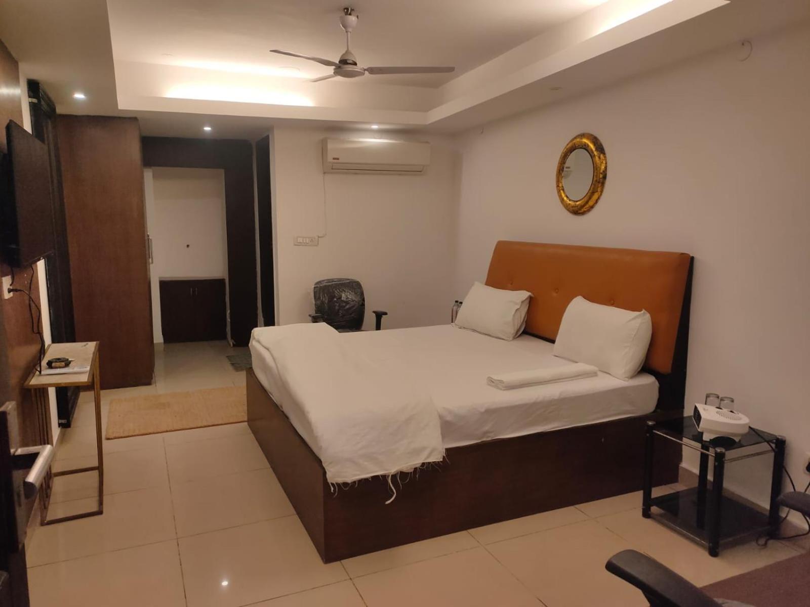 Hotel Blueberry New Delhi Eksteriør billede