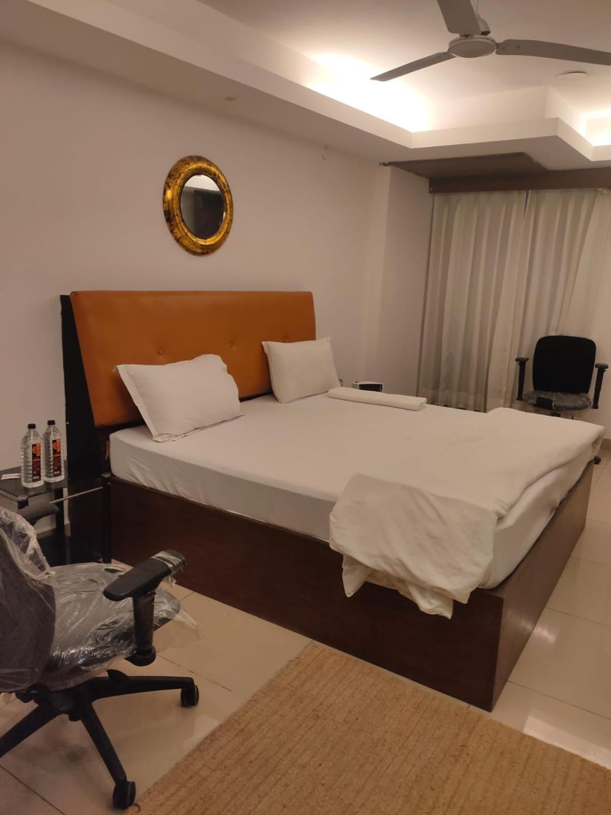 Hotel Blueberry New Delhi Eksteriør billede