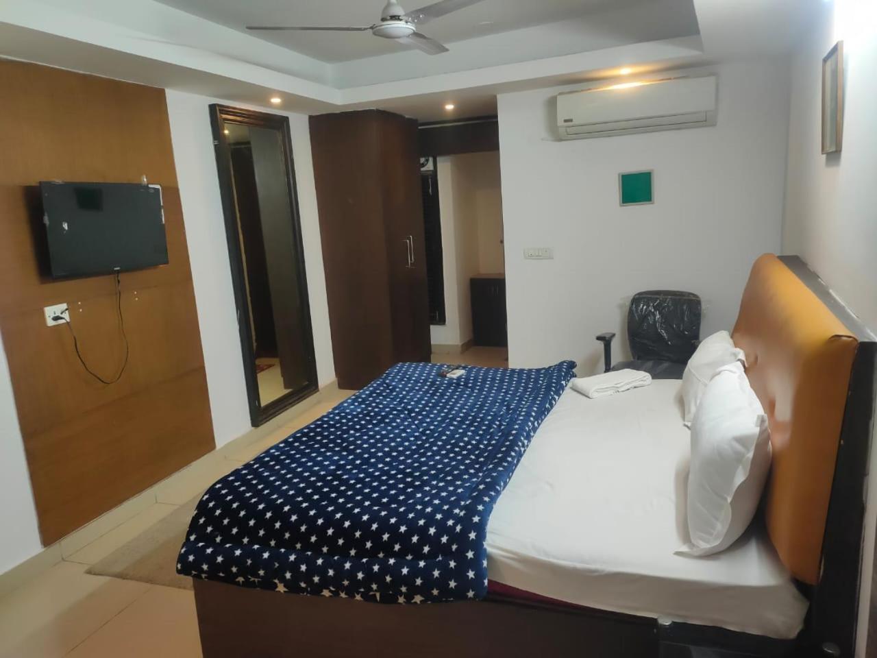 Hotel Blueberry New Delhi Eksteriør billede
