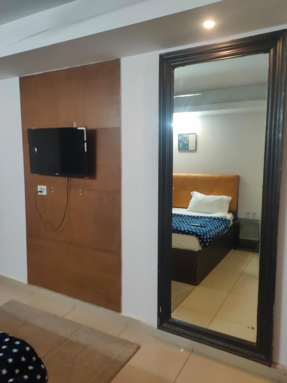 Hotel Blueberry New Delhi Eksteriør billede