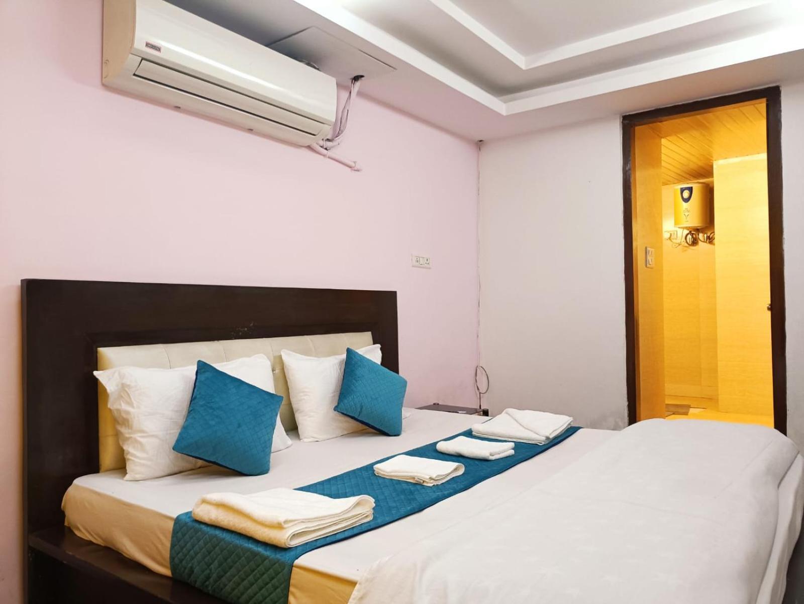 Hotel Blueberry New Delhi Eksteriør billede