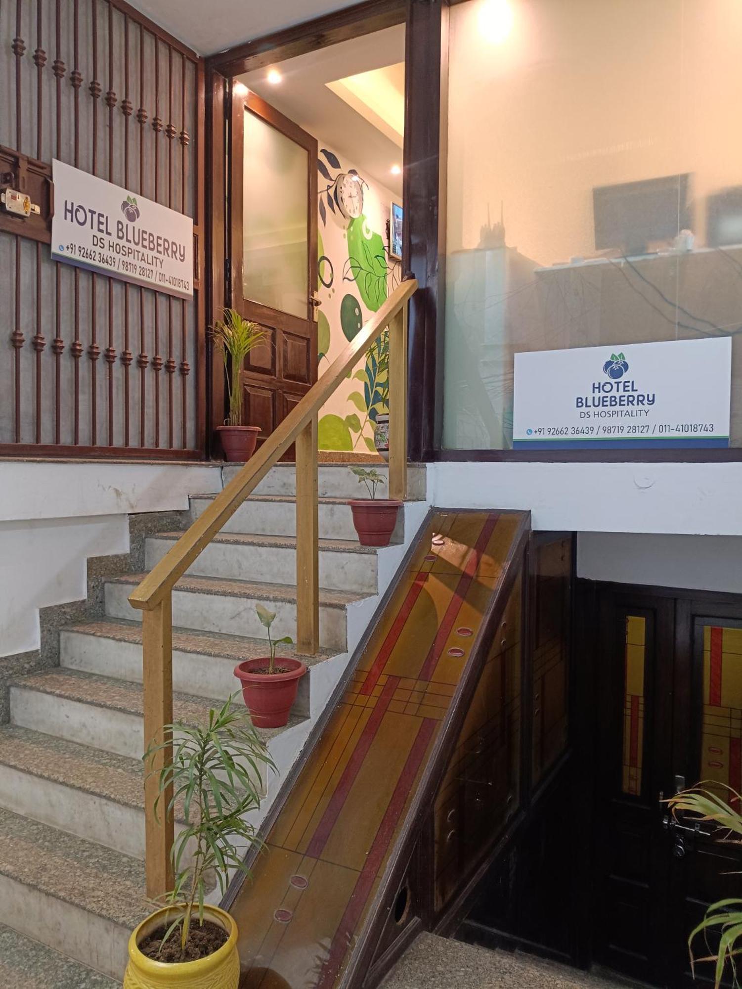 Hotel Blueberry New Delhi Eksteriør billede